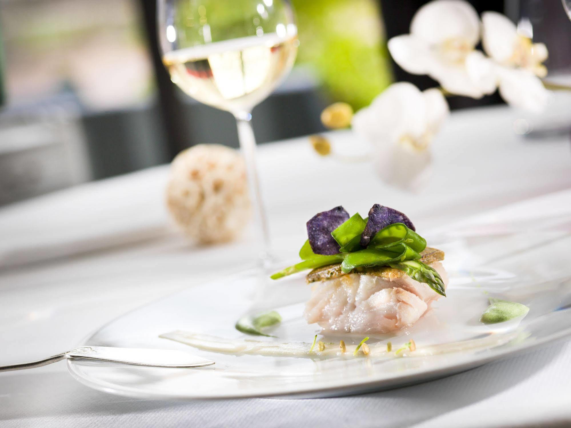 Hotel Ermitage De Corton - Teritoria 4*